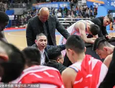 山杜里主帅受恶语殴打，球迷愤怒