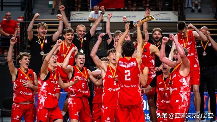 塞尔维亚胜乌克兰，争夺世界杯参赛资格