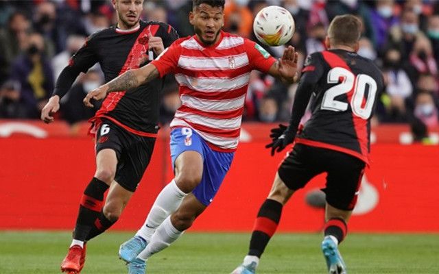 星空体育app下载地址-格拉纳达调整阵容，迎战塞维利亚的艰苦比赛的简单介绍