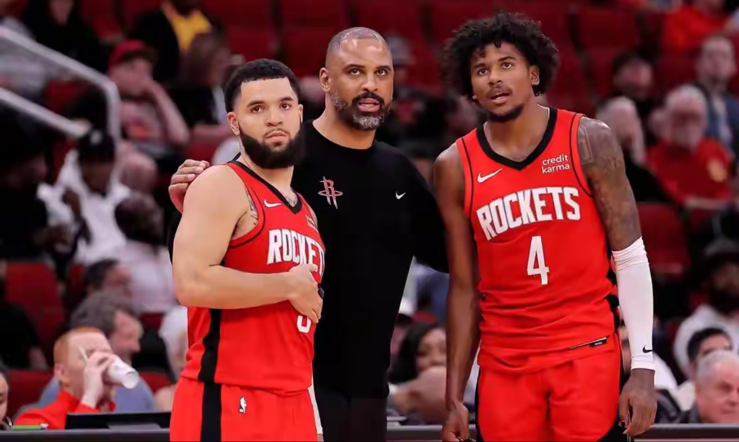 包含灰熊完胜鹈鹕，升至西部前列的词条