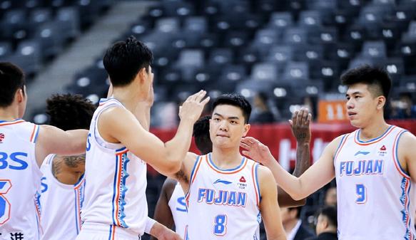 星空体育网站-劲旅取得关键胜利，表现出色斩获胜利